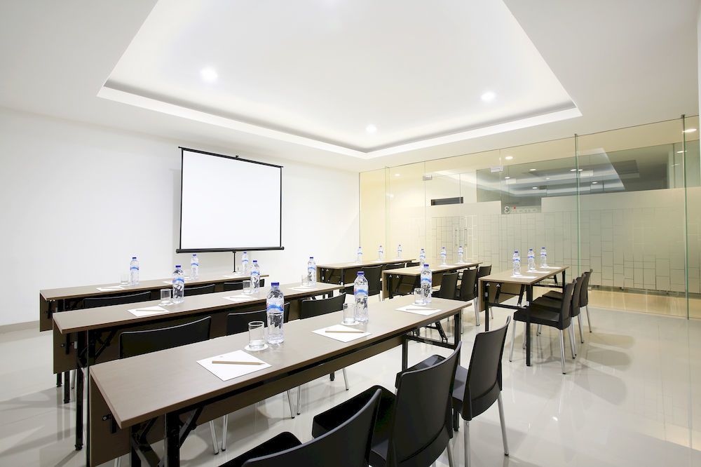 Amaris Hotel Pancoran Jakarta Exterior photo